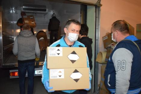 Voluntarii de la Caritas Catolica au primit echipamente anti coronavirus din partea Ungariei (FOTO)