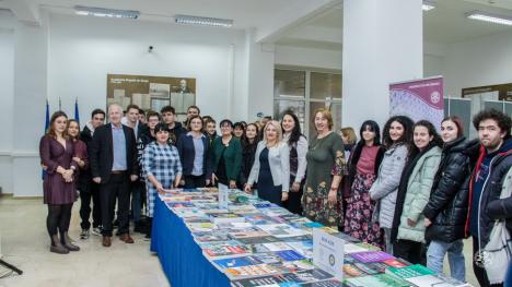 Donație de cărți despre Japonia, la Universitatea din Oradea