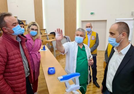 Tehnologia 'Spiderman': Spitalul Judeţean Oradea a primit în dar aparatul revoluţionar Spincare pentru tratarea pacienţilor cu arsuri (FOTO / VIDEO)