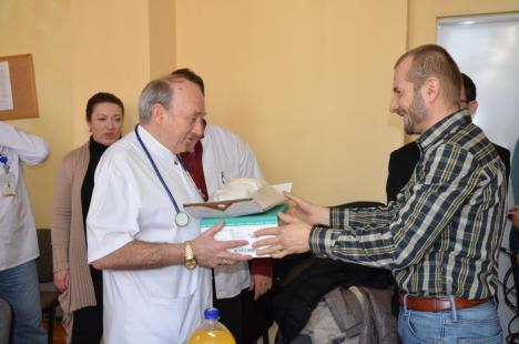 Efortul "ciclist" al voluntarilor Xterra alină suferinţele copiilor bolnavi din Spitalul Municipal după o donaţie de infuzomate
