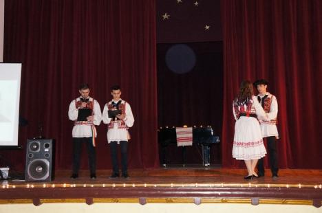 Dragobetele, la Liceul Greco-Catolic: Tradiţiile româneşti trăiesc prin copii (FOTO)