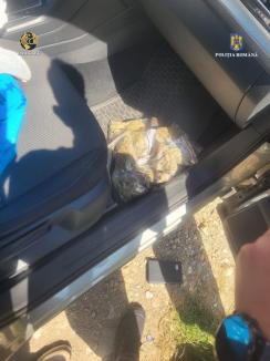 Droguri de 13.000 de lei: Un bărbat a fost prins în flagrant în Bihor, în timp ce vindea cannabis