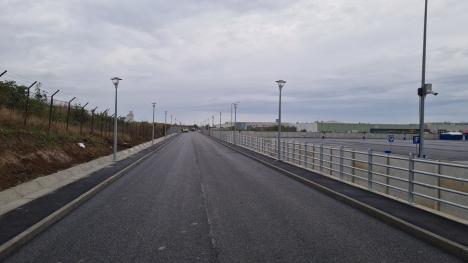 Noul drum de legătură dintre Calea Aradului şi centura Oradea va fi dat în folosinţă înainte de sfârşitul lunii (FOTO / VIDEO)