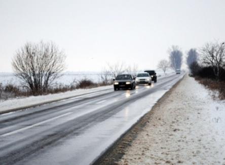 Fără blocaje: Pe drumurile din Bihor se circulă în condiţii de iarnă