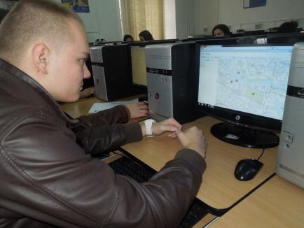 Turist în oraşul meu: Elevii de la Eminescu au făcut prima hartă online cu obiective turistice din Oradea în cadrul GIS Day (FOTO)