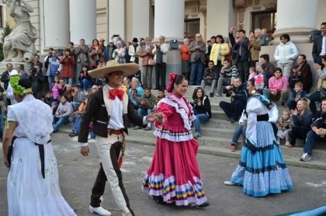 Spectacolele Toamnei Orădene au început cu tradiţii mexicane (FOTO)