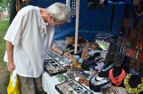 A început Târgul Meşterilor Populari: Obiecte tradiţionale din toată ţara, de vânzare în Parcul Bălcescu (FOTO)