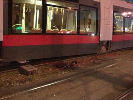 Tramvai Siemens, deraiat în Rogerius din cauza unei şine fisurate (FOTO / VIDEO)