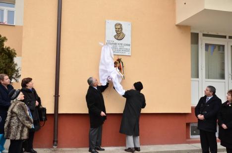 Efigia întemeietorului obstetricii şi ginecologiei moderne din Oradea, Dr. Alexandru Nemeş, amplasată la Maternitate (FOTO)