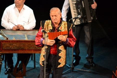 Maestrul Gheorghe Zamfir a deplâns neamul românesc la concertul de la Oradea: "Vor să ne fure aurul" (FOTO/VIDEO)