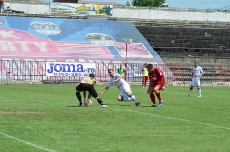 Surpriză: FC Bihor a învins lidera Gloria Bistriţa cu 2-0 (FOTO)