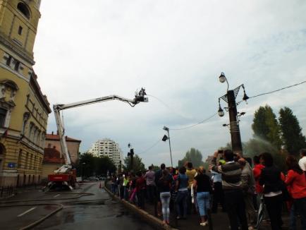 Foc la Primărie! Pompierii au simulat un incendiu în centrul oraşului (FOTO/VIDEO)