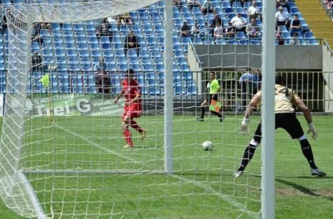 Surpriză: FC Bihor a învins lidera Gloria Bistriţa cu 2-0 (FOTO)