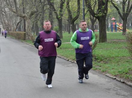 Ministrul Sănătăţii a dat costumul pe trening ca să participe la un cros în Oradea (FOTO / VIDEO)