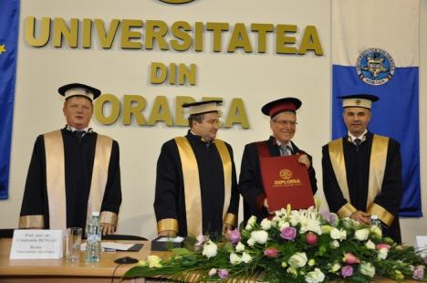 Un specialist francez în urbanism şi amenajarea teritoriului a devenit Doctor Honoris Causa al Universităţii din Oradea (FOTO)