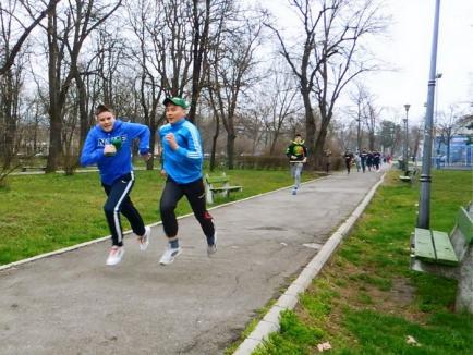 Au alergat de Ziua Pământului, pentru a promova mişcarea în aer liber (FOTO)