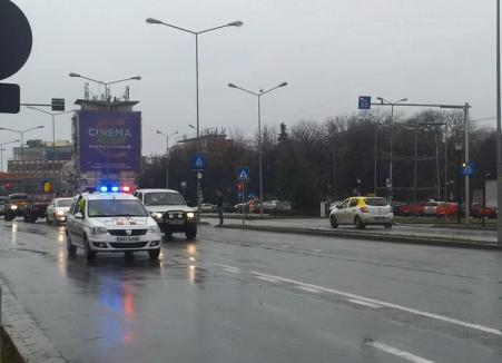 Mândri că suntem români! Zeci de şoferi au mărşăluit motorizat, apoi pedestru prin Oradea (FOTO/VIDEO)
