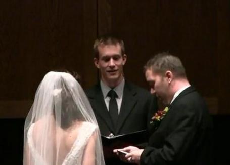 A spus da şi în faţa altarului şi online (VIDEO)