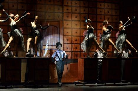 Festivalul de Teatru a început cu Hitler! Musicalul "Producătorii" a stârnit hohote de râs (FOTO)