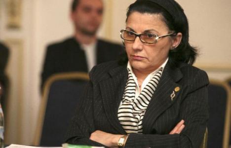 Iohannis a semnat: Ecaterina Andronescu este, din nou, ministru al Educaţiei