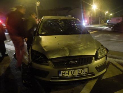 Accident cu trei maşini pe strada Octavian Goga: Un Ford s-a întors cu roţile în sus (FOTO / VIDEO)