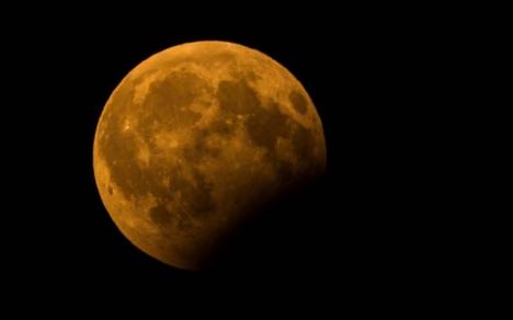Cea mai lungă eclipsă de lună a secolului se va vedea şi din România