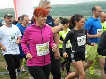 Sportivi de performanţă şi amatori au alergat împreună la Crosul de la Betfia (FOTO)