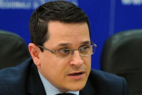 Ponta asigură că PSD îl votează pe Hellvig la SRI, dar insistă pentru dezbatere pe împărţirea puterii