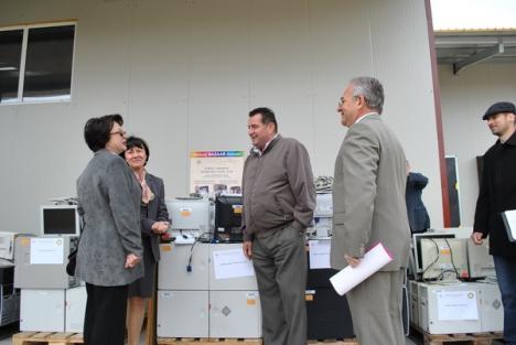 NATO Charity Bazaar a donat 280 de calculatoare şcolilor din Bihor (FOTO)