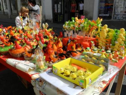 Ornamente de Paşte: târg de icoane, flori şi aranjamente, pe Corso (FOTO)