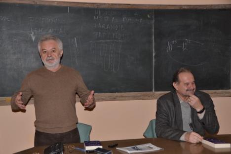 "Folie a trois" la spitalul de nebuni: Florin Ardelean şi-a lansat primul său roman în ospiciu (FOTO)