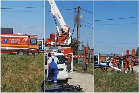 Bărbat electrocutat pe un stâlp, în Cheriu (FOTO / VIDEO)