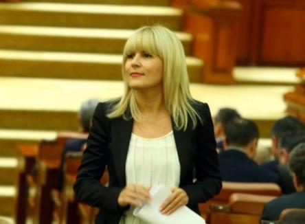 Elena Udrea poate fi arestată, în dosarul Gala Bute. Declaraţii despre zilele din arest: "M-au dezbrăcat şi mi-au luat sutienul"