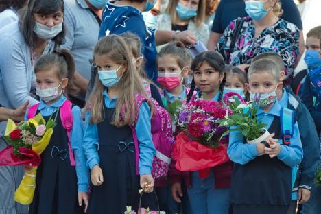 Aproape 87.000 de preșcolari și elevi încep noul an școlar, în Bihor. Zeci de școli îi întâmpină fără autorizații sanitare