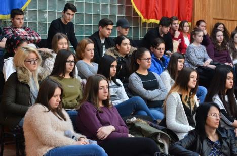 Întrebaţi tinerii! Elevii şi studenţii cer Primăriei Oradea să înfiinţeze un Consiliu Consultativ pentru Probleme de Tineret