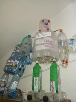 Ei colectează selectiv! Elevii din Bunteşti au învăţat ce este reciclarea (FOTO)