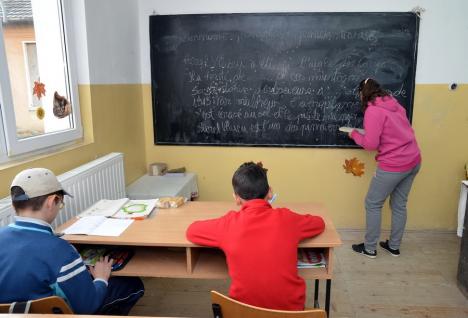 Premieră în Bihor: Inspectoratul Școlar „taie” din clasele simultane, pentru a le da tuturor elevilor șanse egale la educație
