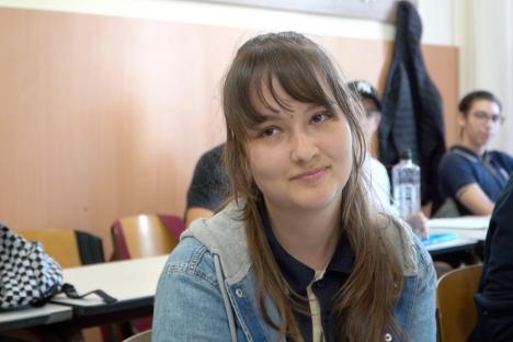 Lecţii de supravieţuire: Prigonite din cauza războiului, patru adolescente ucrainence se integrează în şcolile din Oradea (FOTO/VIDEO)