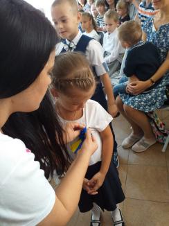 A început „școala ucraineană” la Oradea: Copiii refugiaţilor învaţă la un centru deschis de Caritas Eparhial (FOTO)