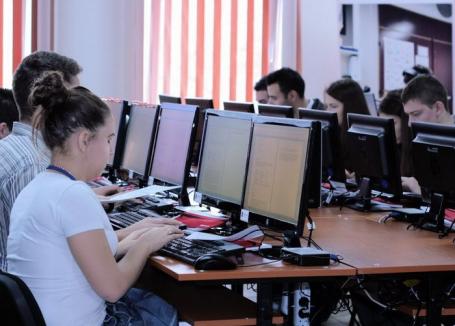 26 de şcoli din Bihor, în competiţie pentru laptopurile donate de Garda de Mediu
