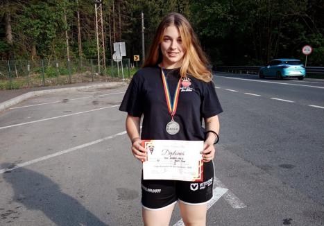 Angela Emilia Tatu, de la Basti Box, va reprezenta România la Campionatul European de junioare de la Ploieşti