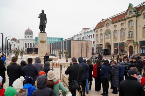 Festivități dedicate lui Mihai Eminescu, la Oradea: „Singurul mod de a-l omagia este să-l citim și să-l recitim. Fără asta, nu există” (FOTO/VIDEO)