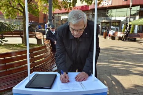 László Tőkés, despre exproprierile de pe strada Libertăţii din Oradea: 'Sperăm să oprim acest plan fără de minte' (FOTO / VIDEO)