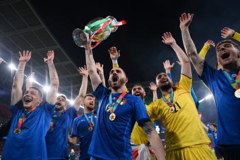Italia este campioana Europei la fotbal! Portarul italian a apărat două penalty-uri (FOTO / VIDEO)