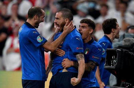 Italia este campioana Europei la fotbal! Portarul italian a apărat două penalty-uri (FOTO / VIDEO)