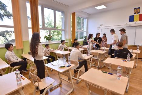 A început Evaluarea Națională: Peste 4.700 de elevi înscriși la examene în Bihor (FOTO)