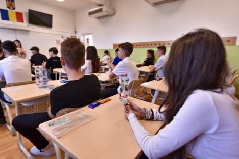 A început Evaluarea Națională: Peste 4.700 de elevi înscriși la examene în Bihor (FOTO)