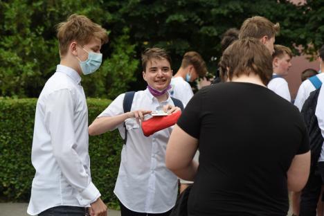 Evaluarea Naţională, primul examen. Probele au demarat fără incidente în Bihor (FOTO)