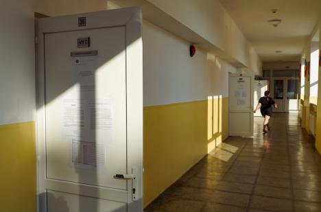 S-au speriat de subiecte: 73 de candidați la titularizare din Bihor s-au retras în timpul examenului (FOTO)