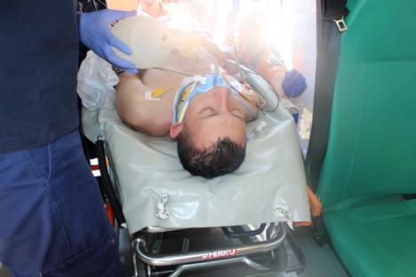 Exerciţiu reuşit al Serviciului de Ambulanţă, la Hotel Perla din 1 Mai: Un tânăr a fost salvat de la înec, după ce a fost lovit de un amic (FOTO / VIDEO)